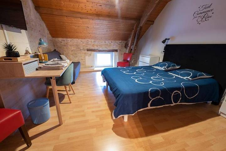 Location de vacances pour 2 personnes, avec jardin et piscine à Brizambourg - 4