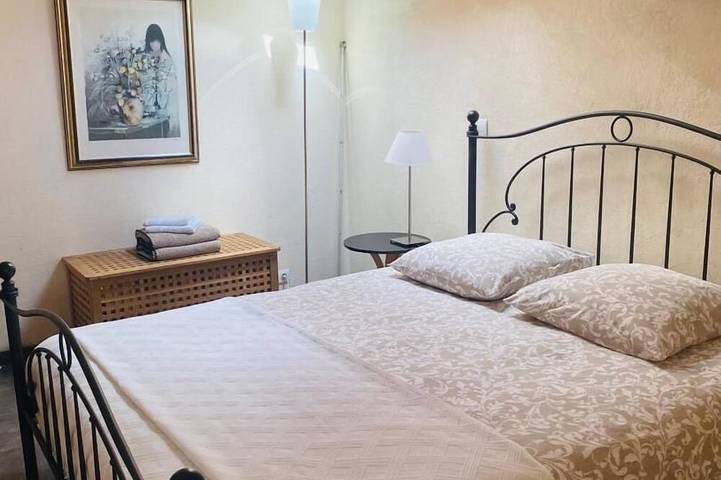 Location de vacances pour 2 personnes, avec jardin à Sainte-Eulalie - 2
