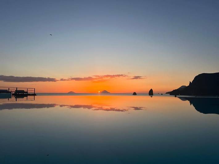 Hôtel pour 2 personnes, avec Jacuzzi et Terrasse ainsi que Jardin et Piscine dans Vulcano
