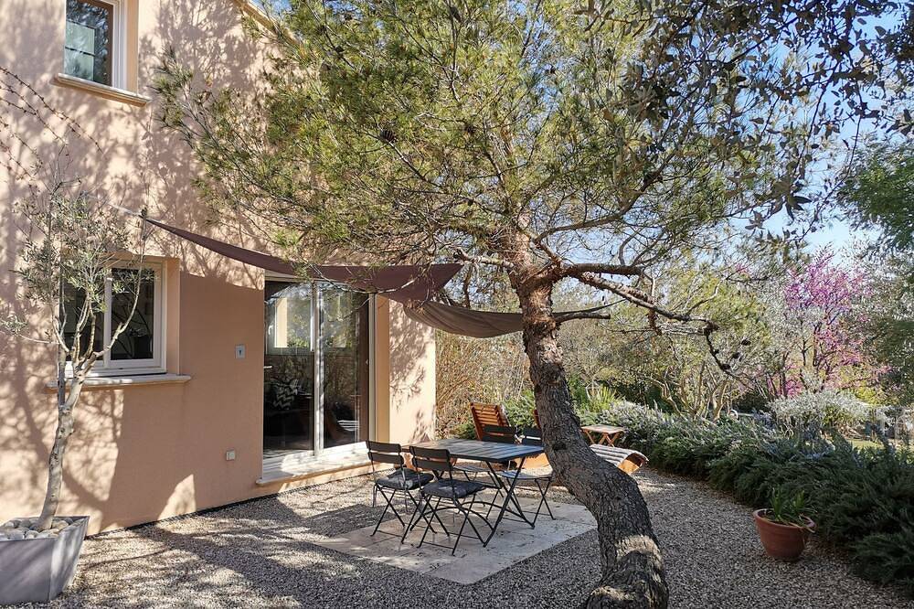 Vaison la Romaine Gîte 3* climatisé avec piscine chauffée et Spa in Vaison-la-Romaine, Parc naturel régional du Mont-Ventoux