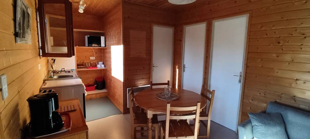 Gîte pour 4 personnes, avec piscine et jardin à Le Malzieu-Ville - 4