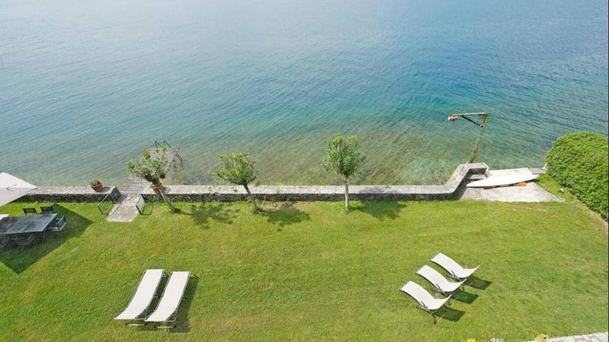 Ferienhaus für 12 Personen, mit Pool und Sauna sowie Garten und Seeblick, mit Haustier in Gargnano