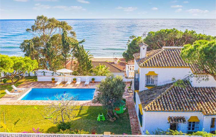 Ferienhaus für 10 Personen, mit Ausblick und Terrasse sowie Pool und Garten in Marbella - 4