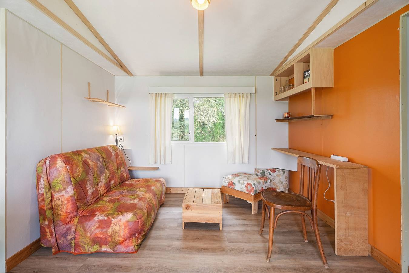 Chalet 'En Pleine Nature' with Shared Garden in Broons, Dinan region