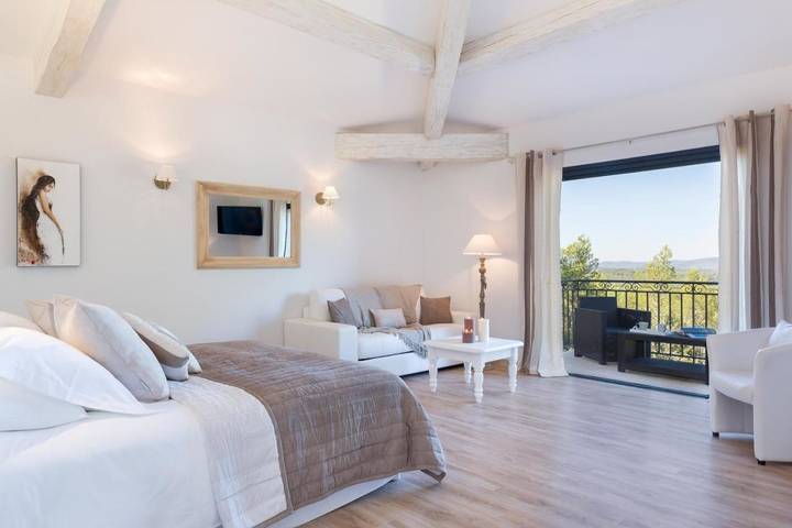 Chambre d’hôte pour 4 personnes, avec jardin ainsi que balcon et piscine à Taradeau - 2