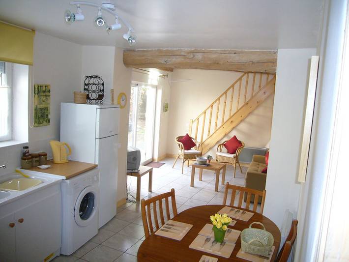 Gîte pour 4 personnes, avec jardin ainsi que terrasse et piscine à Le Langon