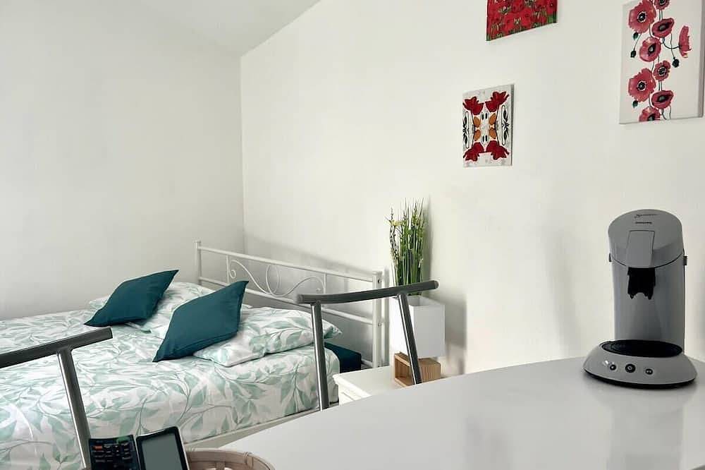 Entire apartment, Casa 4 Saisons - Studio - Piscine/Jardin - Proche centre-ville in Brive-la-Gaillarde, Brive-la-Gaillarde region