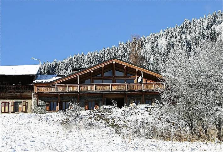 Gîte pour 14 personnes, avec balcon et sauna à La Côte-d'Arbroz
