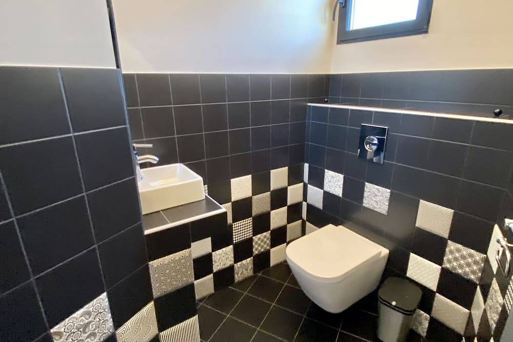 Villa Zuid Ardeche Hoogstaand Zuid, verwarmd privé zwembad, tuin in Les Vans, Cevennen