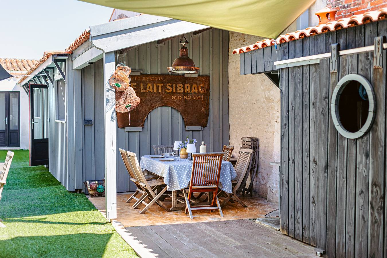 Ferienhaus mit privatem Pool, privater Terrasse und Wlan in Le Château-d'Oléron, Côte de Beauté