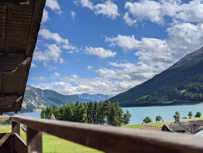 Ferienwohnung für 4 Personen, mit Balkon und Seeblick im Vinschgau - 2