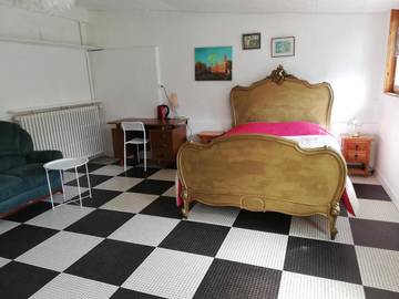 Cottage pour 2 personnes, avec vue ainsi que terrasse et jardin à Dreux