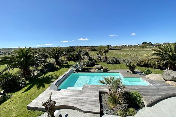 Location de vacances pour 8 personnes, avec Terrasse et Jardin dans Plage Vougot Plouguerneau