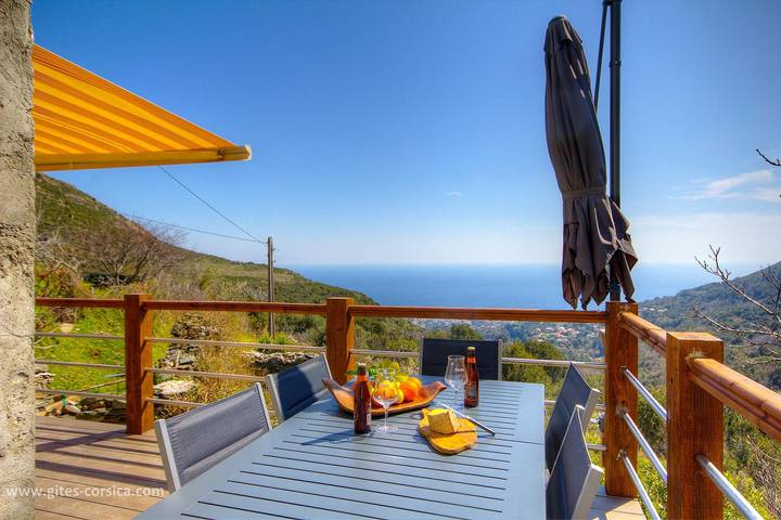Gîte pour 4 personnes, avec Terrasse et Vue à Brando - 2