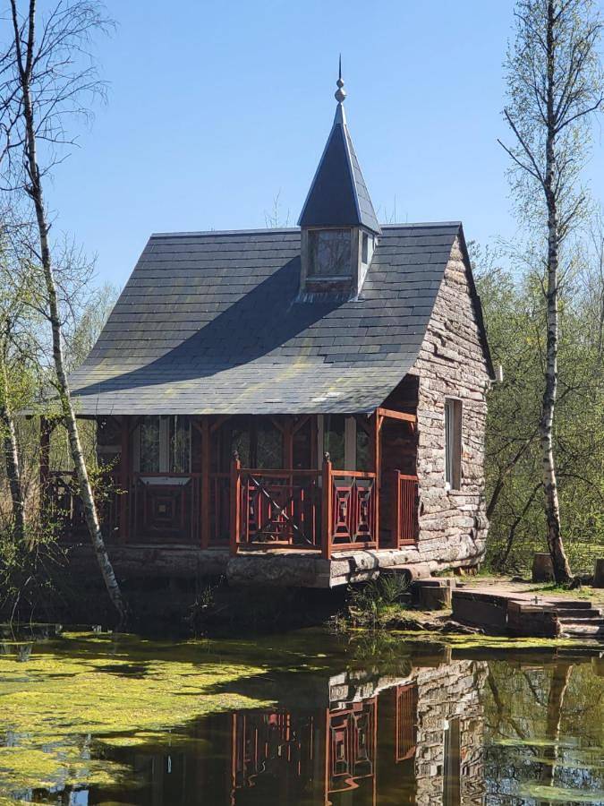 Cabane atypique sur une Île in Sury-aux-Bois, Région d'Orléans