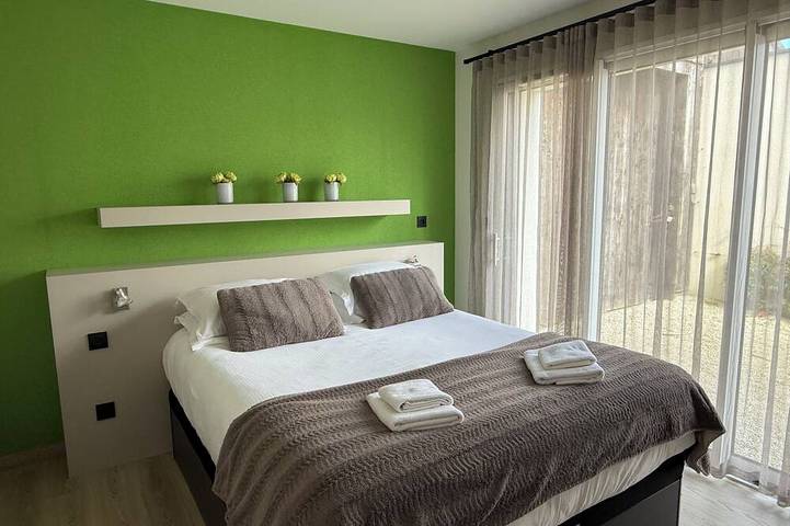 Location de vacances pour 11 personnes, avec jardin et jacuzzi dans Plage du Ruguel - 4