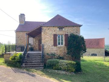 Gîte pour 4 personnes, avec jardin et vue, animaux acceptés à Dégagnac