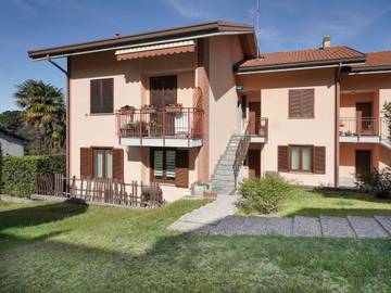 Gîte pour 4 personnes, avec jardin et terrasse à Porto Valtravaglia