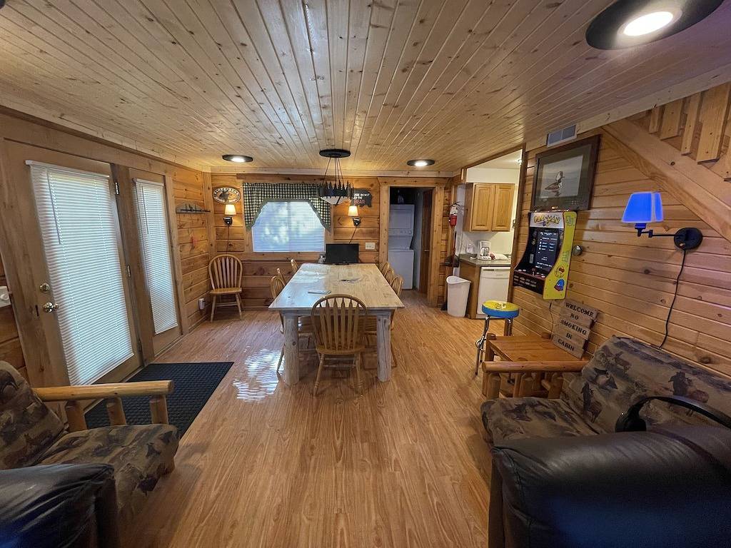 Entertainment Cabin: With 8 Large screen Tv's on 1 wall. Great for small groups in Monroe County (WI)