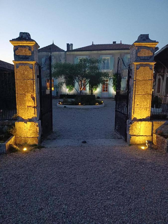 Maison de campagne pour 2 personnes, avec terrasse ainsi que jardin et piscine à Saint-Germain-de-Confolens - 3