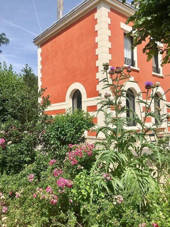 Chambre d’hôte pour 5 personnes, avec Terrasse ainsi que Jardin et Vue à Chelles