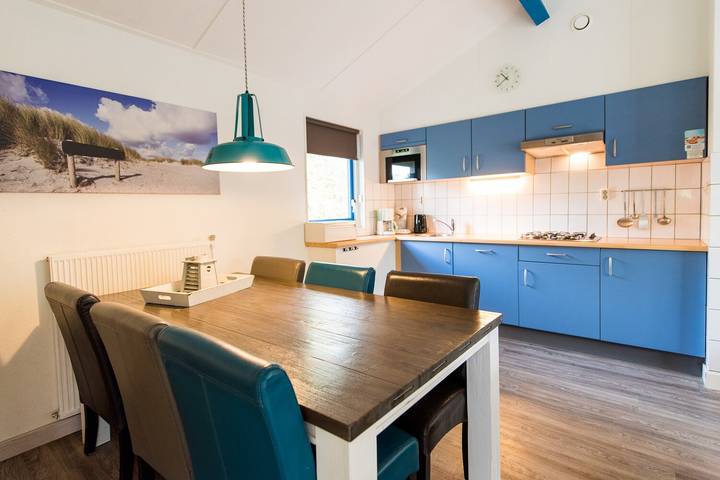 Ferienhaus für 6 Personen, mit Balkon/Terrasse und Terrasse sowie Garten und Pool auf Ameland - 4