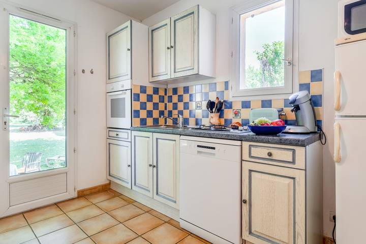 Casa vacanze 'La Loutre' con giardino in comune, Wi-Fi e aria condizionata in L'Isle-sur-la-Sorgue, Vaucluse
