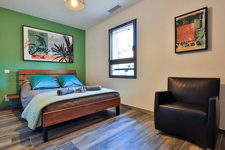 Chambre d’hôte pour 2 personnes, avec piscine