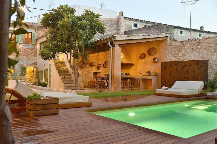Hôtel pour 2 personnes, avec Terrasse et Jardin ainsi que Piscine et Vue à Inca