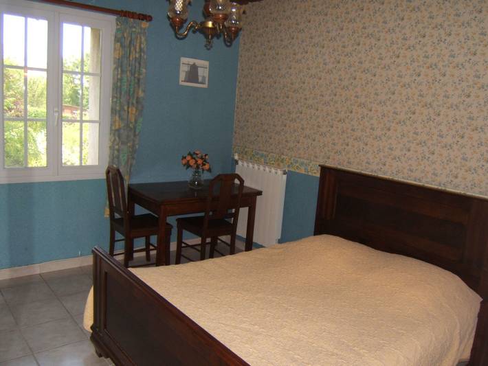 Gîte pour 2 personnes, avec piscine ainsi que jardin et terrasse à Labruguière - 3