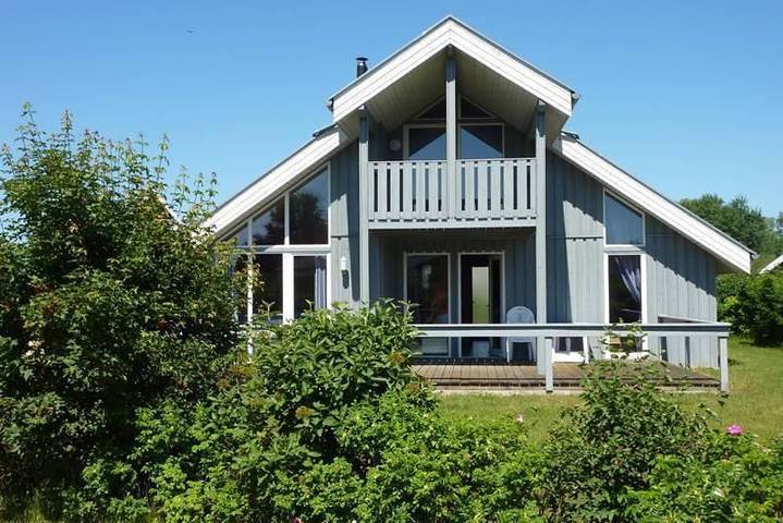 Ferienhaus für 6 Personen, mit Sauna und Whirlpool sowie Garten und Balkon in Rechlin