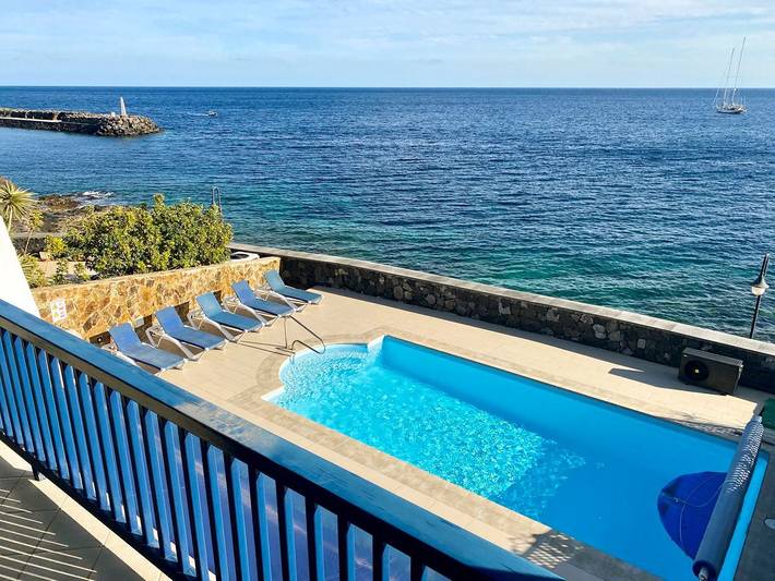 Finca für 8 Personen, mit Meerblick und Balkon sowie Terrasse und Garten in Puerto Calero Marina