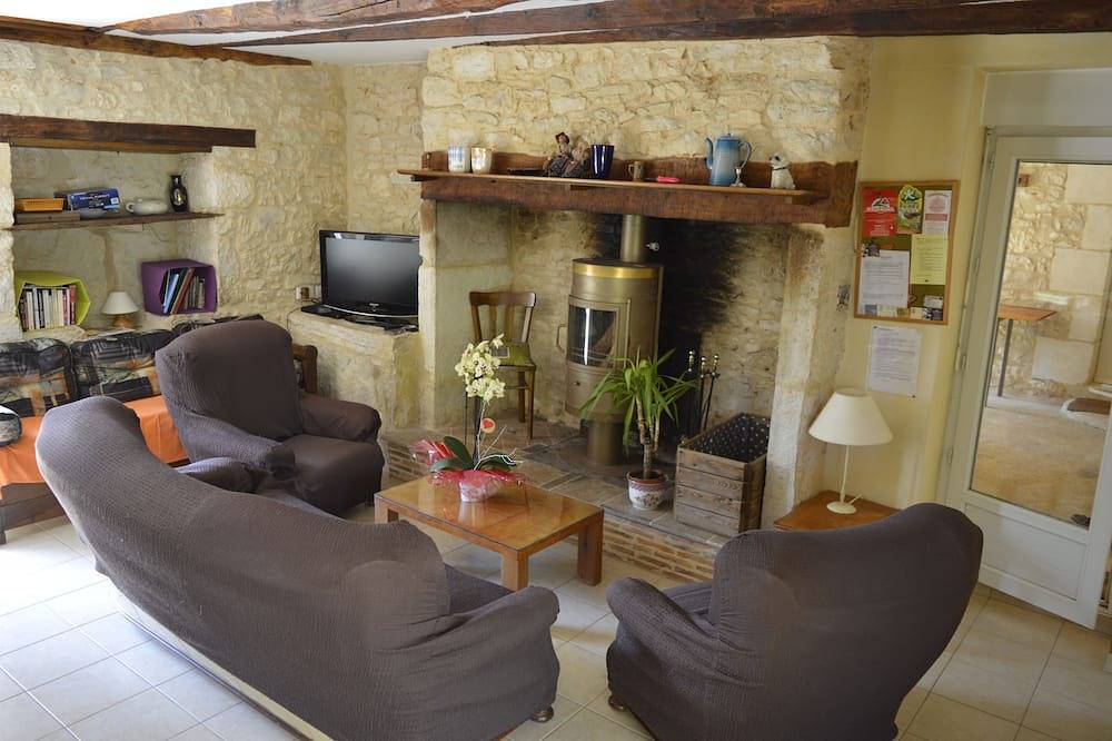 Maison de caractère : Domaine La Cabane : 23 personnes ,avec piscine, classé 3* in Thenon, Périgord Noir