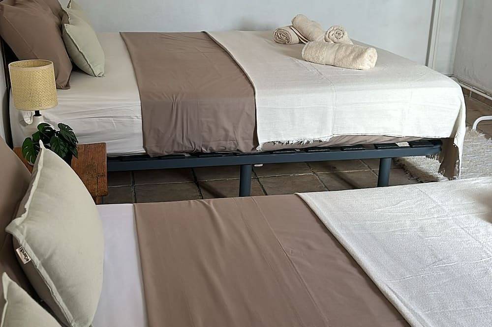 Apartment for 7 at 5 minutes from the beach in Playa d'en Bossa, Ibiza (Municipality)