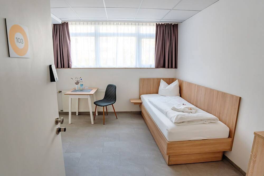 Ganze Wohnung, Einzelzimmer mit Bad - Sonnenschein Hotel & Apartments in Heilbad Heiligenstadt, Region Eichsfeld