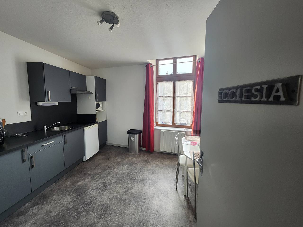 Apartamento entero, Encantador apartamento en el centro - 2 pers. in Luxeuil-les-Bains, Alto Saona