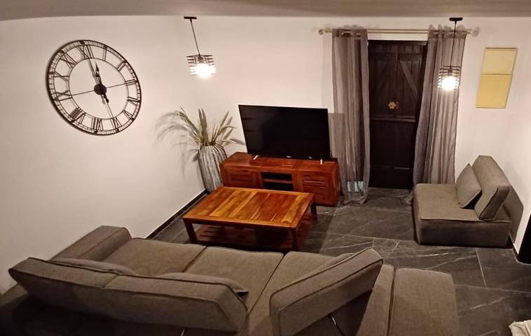 Location de vacances pour 6 personnes, avec piscine ainsi que jardin et vue à La Possession - 4