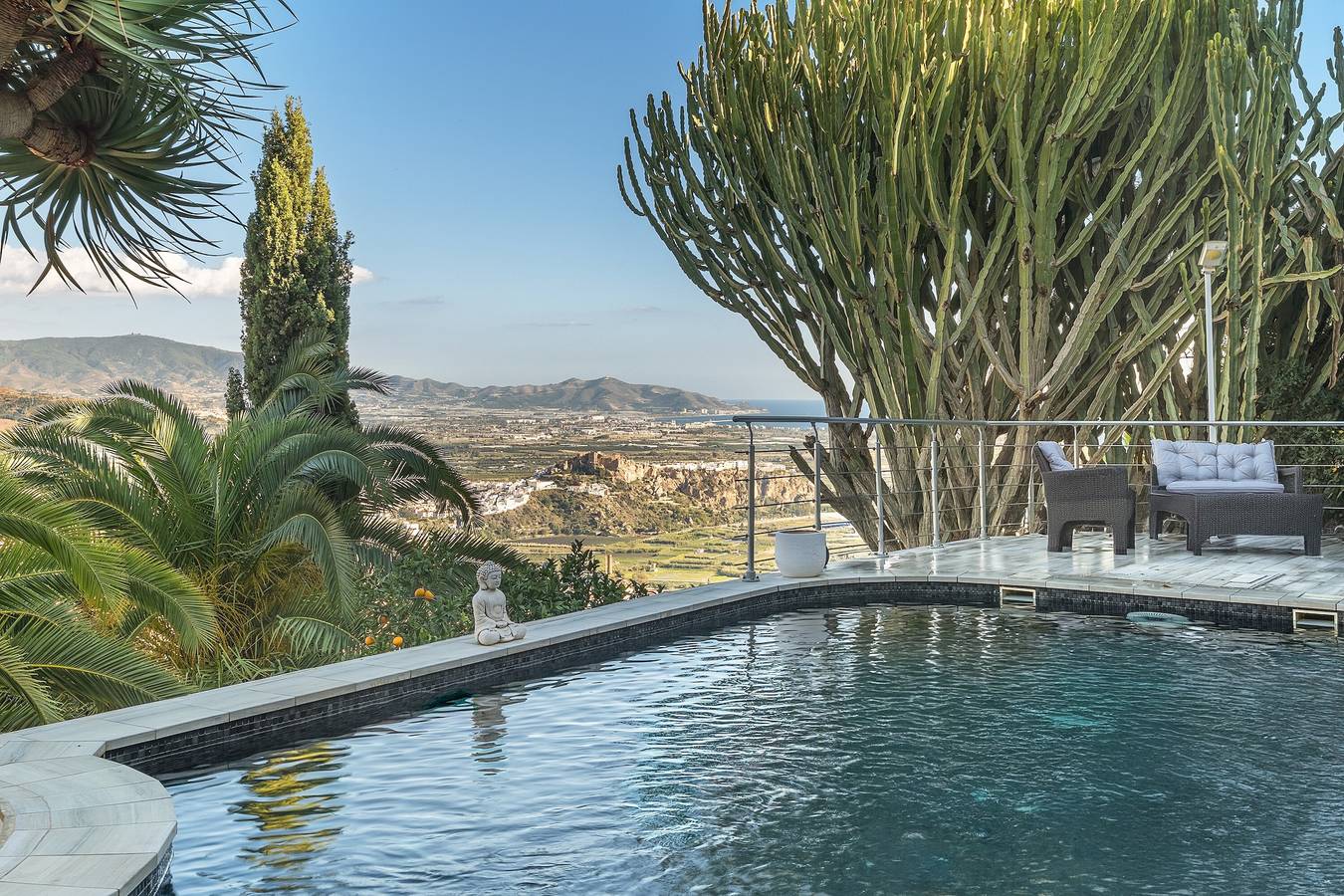 Villa 'Celeste' mit Meerblick, Wlan und Klimaanlage in Monte de los Almendros, Salobreña