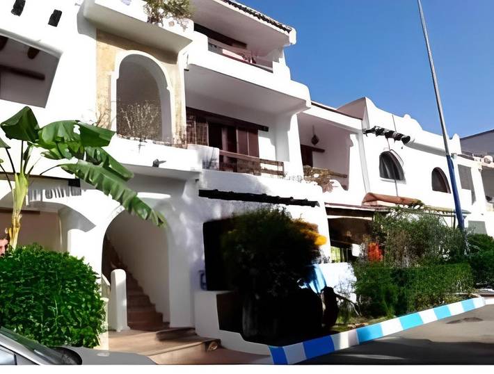 Villa pour 9 personnes, avec piscine ainsi que vue et terrasse