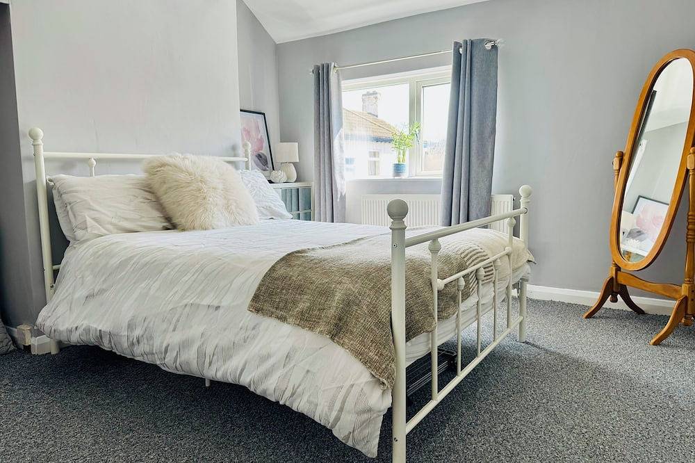 Beautiful, renovated 1 Bedroom Cottage, with private yard. Great location. in Oadby and Wigston, Heart of England