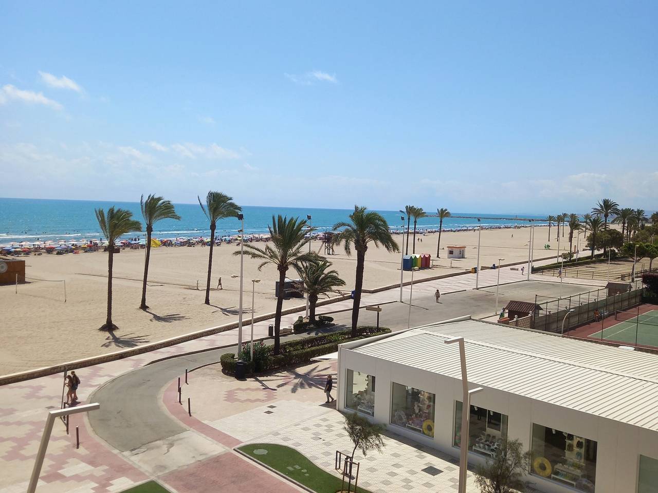 Apartamento entero, Acogedor apartamento en la playa con lavadora y cafetera in Cullera, Costa de Valencia