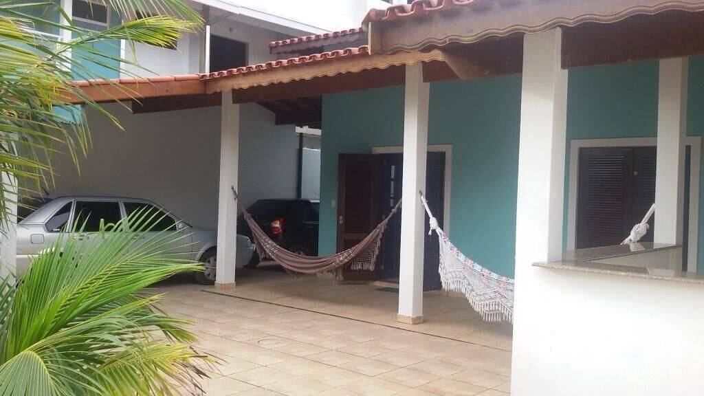 Großes Familienstrandhaus 150 m vom Meer entfernt mit Blick auf die Berge in Maranduba, Região Metropolitana do Vale do Paraíba e Litoral Norte