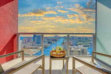 Vacation Rental for 4 Guests in Hallandale Beach, Broward County, Picture 2