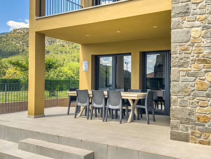 Location de vacances pour 11 personnes, avec jardin ainsi que piscine et terrasse à Beuda - 4