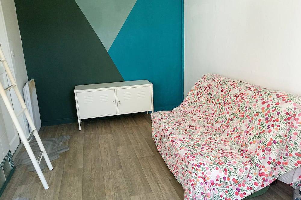 Entire apartment, Studio by Paris metro in Pantin, Seine-Saint-Denis