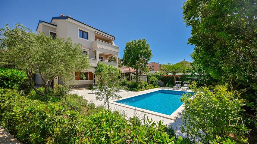 Ferienwohnung für 6 Personen, mit Balkon/Terrasse und Pool in Malinska