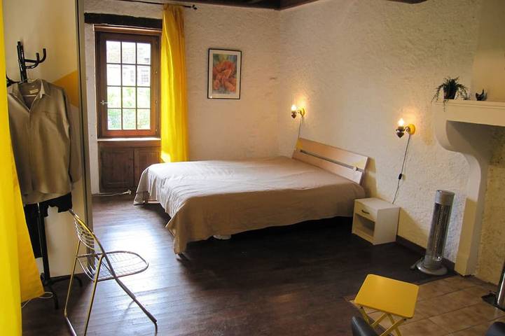 Location de vacances pour 14 personnes, avec terrasse, animaux acceptés à Saint-Boil - 2