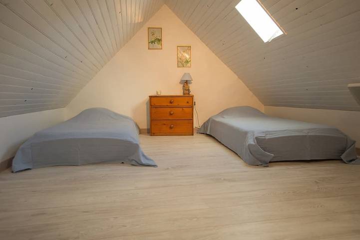 Maison en pierre proche plages sentiers rando, calme, charme, chambre Wc au Rdc in Crozon, Iroise