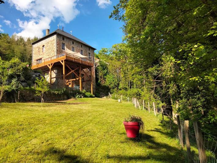 Location de vacances pour 9 personnes, avec Terrasse et Jardin à Ferrières-sur-Sichon