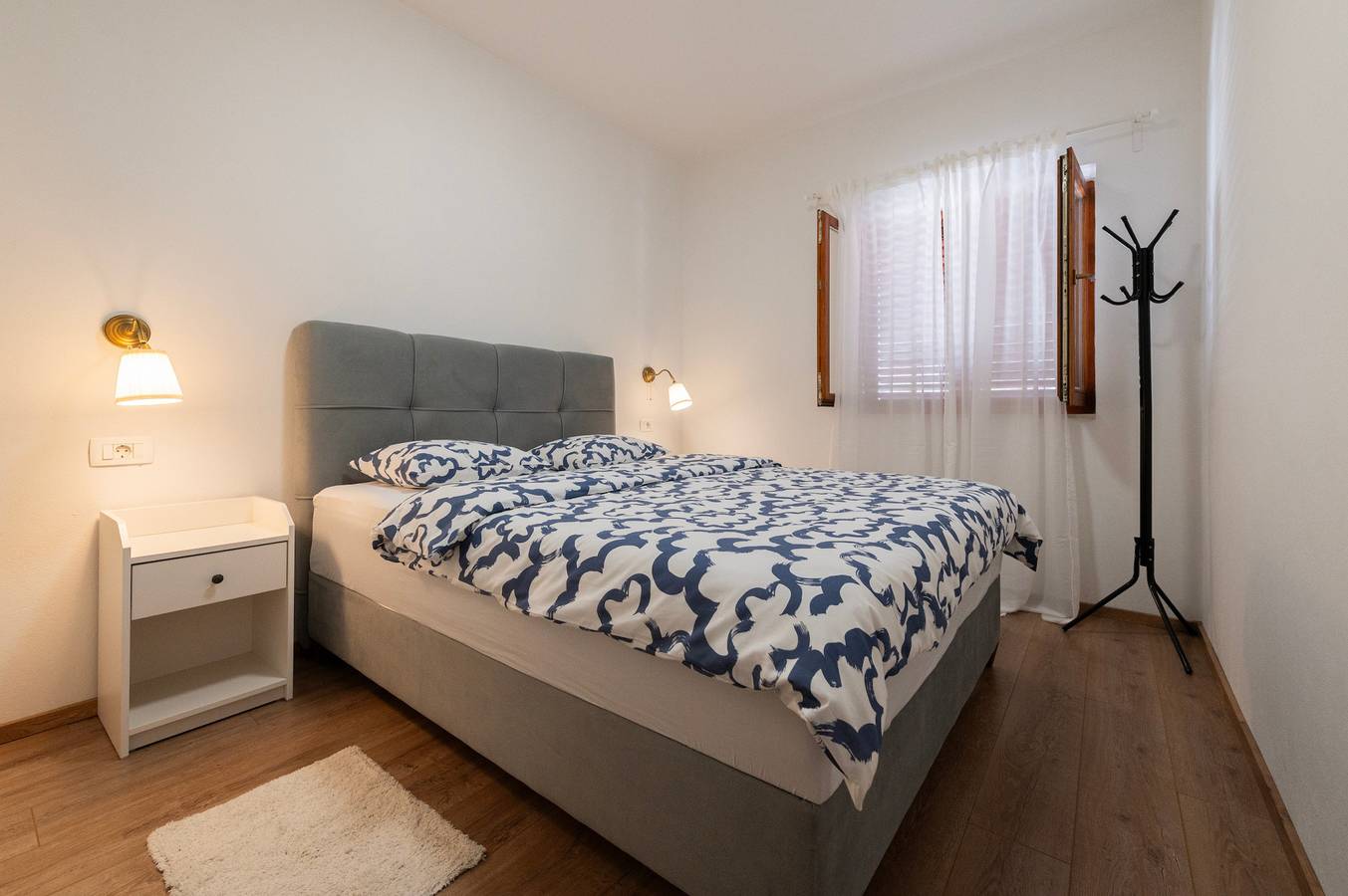 Ganze Wohnung, Seafront apartment Elona in Nin, Zadar